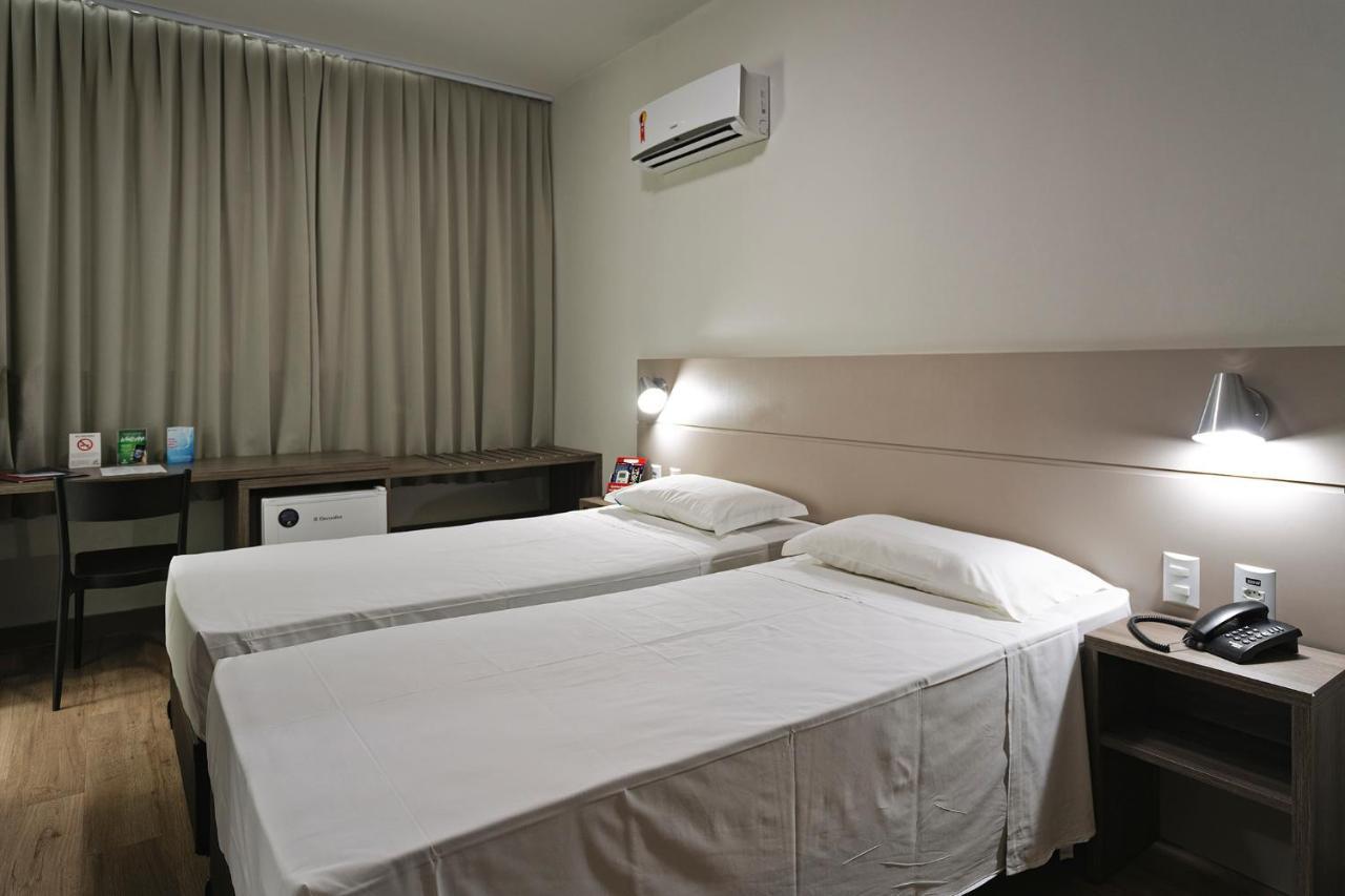 Hotel Valerim Itajai / Navegantes Ngoại thất bức ảnh
