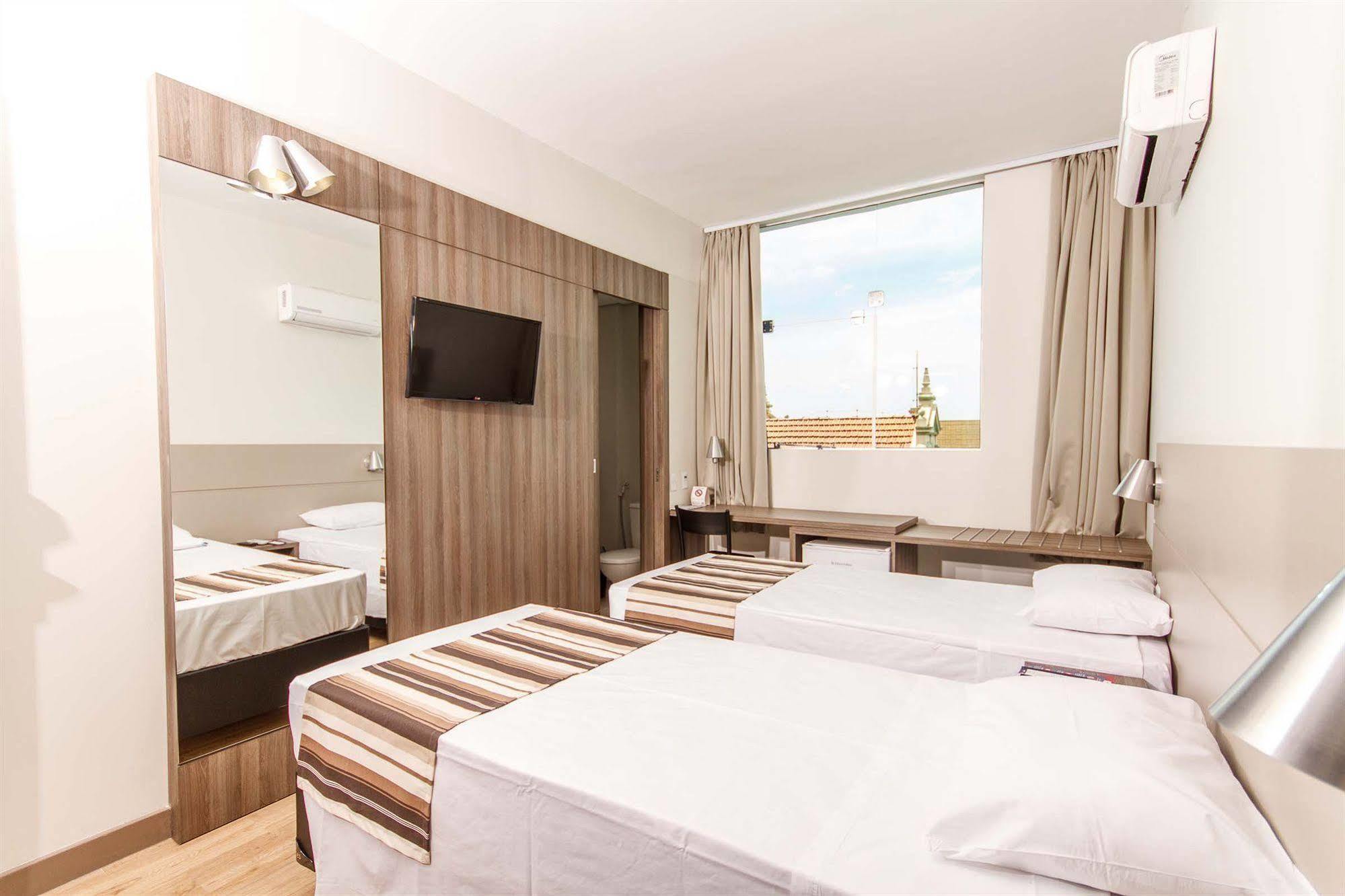 Hotel Valerim Itajai / Navegantes Ngoại thất bức ảnh