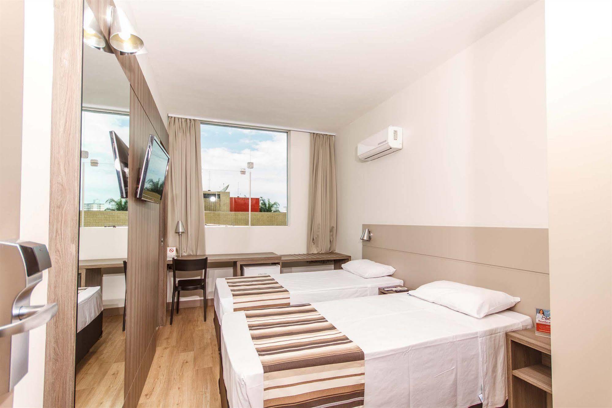 Hotel Valerim Itajai / Navegantes Ngoại thất bức ảnh