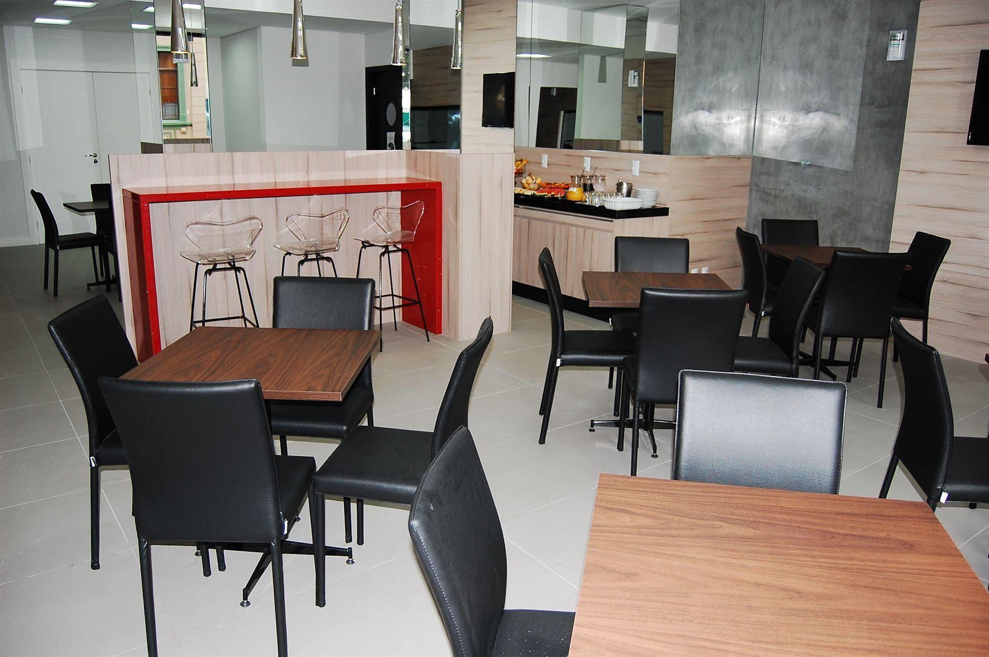 Hotel Valerim Itajai / Navegantes Ngoại thất bức ảnh